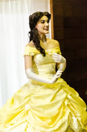 Festa Infantil Personagens Vivos A Bela E A Fera -  Princesas da Disney  Lacinho Personagens - Quintal Aventura em Botafogo no Rio de Janeiro 