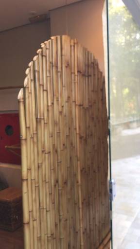 Divisória em bambu inteiro