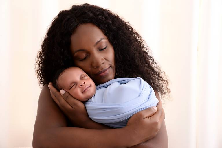 Ensaio newborn em casa, Ensaio newborn em estudio, ensaio recem nascido, newborn tatuape, fotografa newborn, primeiro ensaio do bebe, ensaio minimalista, foto newborn com a mãe