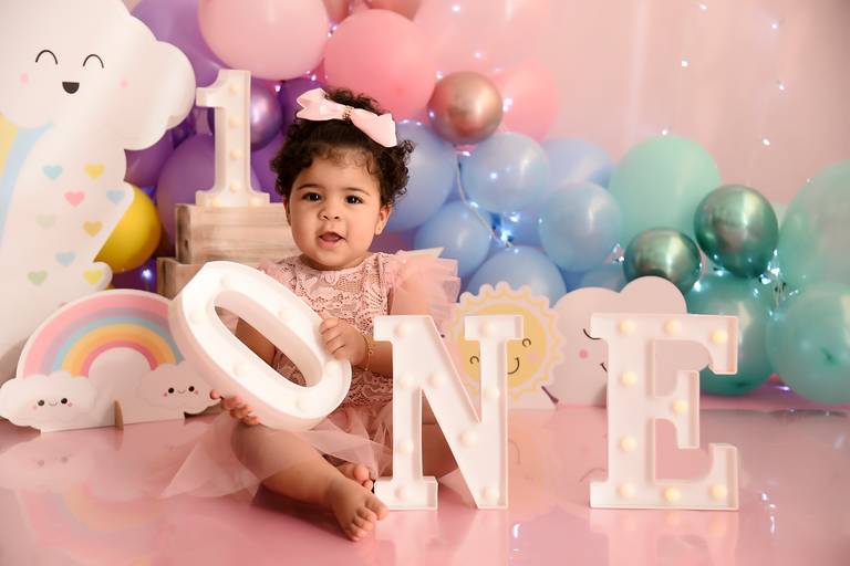 Ensaio smash the cake tatuape, ensaio um ano com bolo, smash the cake tematico, ensaio menina, smash the cake karol endrigue, smash the cake tema chuva de benção menina, smash the cake menina