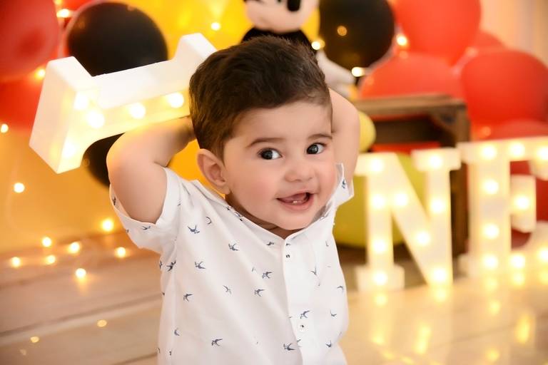 Ensaio smash the cake tatuape, ensaio um ano com bolo, smash the cake tematico, ensaio menino, smash the cake karol endrigue, smash the cake tema mickey menino, smash the cake menino