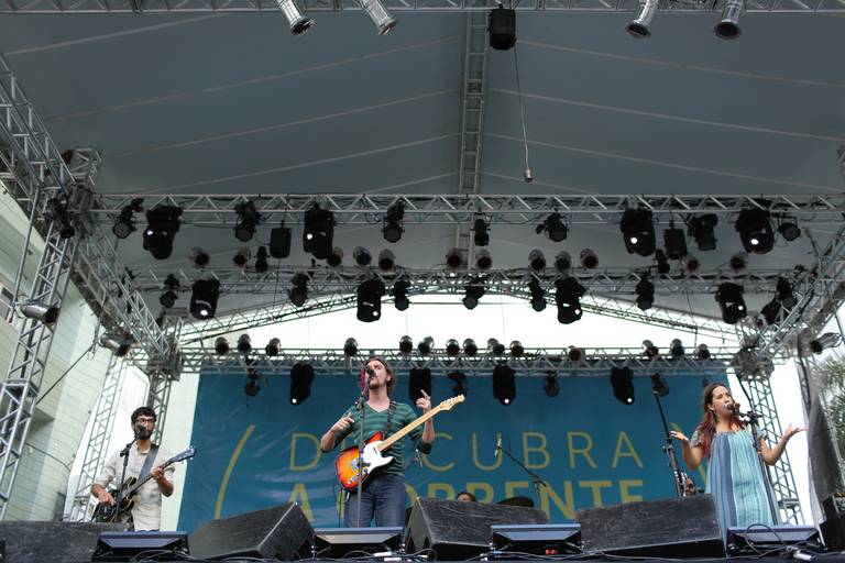 Estrela Leminski e Teo Ruiz / Lemisnkanções