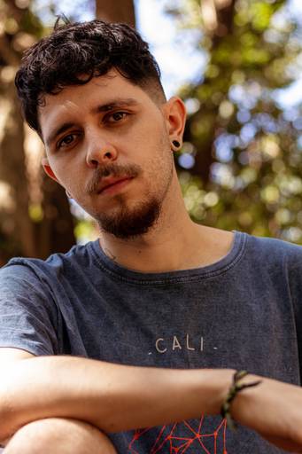 Matheus em ensaio individual realizado no parque do ibirapuera na região de São Paulo Capital.