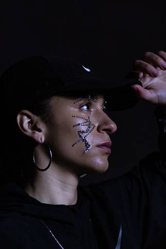 Lariane em ensaio individual no terraço de uma residência, localizado na região de São Paulo Capital.