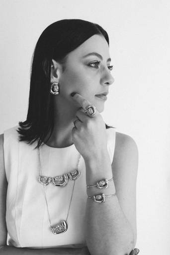 ensaio de marca; ensaio branding



brand session; ensaio de marca pessoa; fotografa em campo grande; ensaio empreendedora; ensaio de marca ; fotos profissionais; fotos profissionais em campo grande; ensaio de joias; semi joias; 