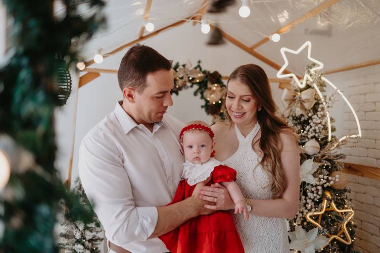 sessao de natal; ensaio de natal; sessão de natal campo grande ; mini sessao; fotos de natal; mini sessao natalina ; campo grande; fotografa em campo grande; sessao no estudio de natal ; franciele duailibi photography; cenario de natal; foto de bebe; 