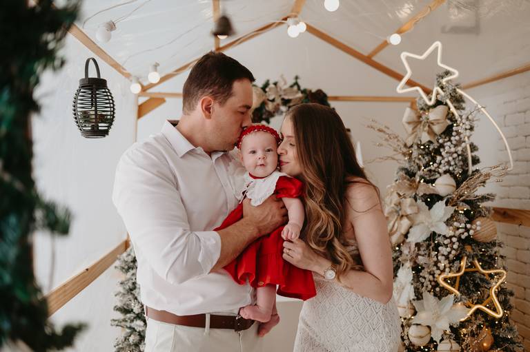 sessao de natal; ensaio de natal; sessão de natal campo grande ; mini sessao; fotos de natal; mini sessao natalina ; campo grande; fotografa em campo grande; sessao no estudio de natal ; franciele duailibi photography; cenario de natal; foto de bebe; 