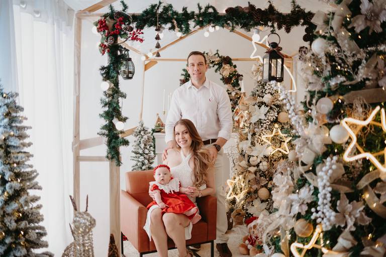 sessao de natal; ensaio de natal; sessão de natal campo grande ; mini sessao; fotos de natal; mini sessao natalina ; campo grande; fotografa em campo grande; sessao no estudio de natal ; franciele duailibi photography; cenario de natal; foto de bebe; 
