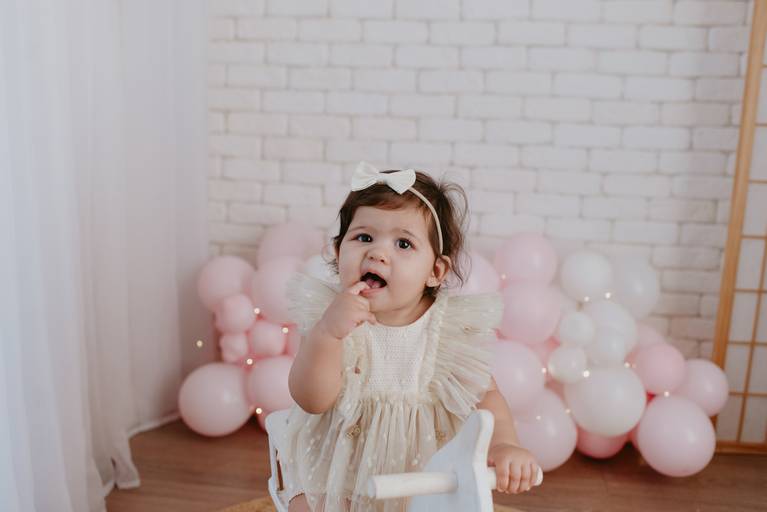 fotografo de bebes em campo grade, smash the cake, boho, smash the cake minimalista, ensaio externo, lago, ensai boho, smash com bolo branco, ensaio familia, ensaio pinterest, bebe camponesa, ensaio com margaridas, bebe com cestinha
