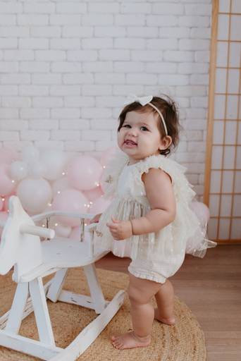 fotografo de bebes em campo grade, smash the cake, boho, smash the cake minimalista, ensaio externo, lago, ensai boho, smash com bolo branco, ensaio familia, ensaio pinterest, bebe camponesa, ensaio com margaridas, bebe com cestinha