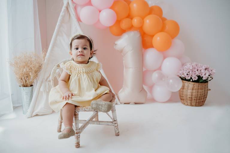 fotografo de bebes em campo grade, smash the cake, boho, smash the cake minimalista, ensaio externo, lago, ensai boho, smash com bolo branco, ensaio familia, ensaio pinterest, bebe camponesa, ensaio com margaridas, bebe com cestinha