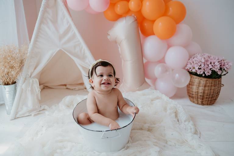 fotografo de bebes em campo grade, smash the cake, boho, smash the cake minimalista, ensaio externo, lago, ensai boho, smash com bolo branco, ensaio familia, ensaio pinterest, bebe camponesa, ensaio com margaridas, bebe com cestinha