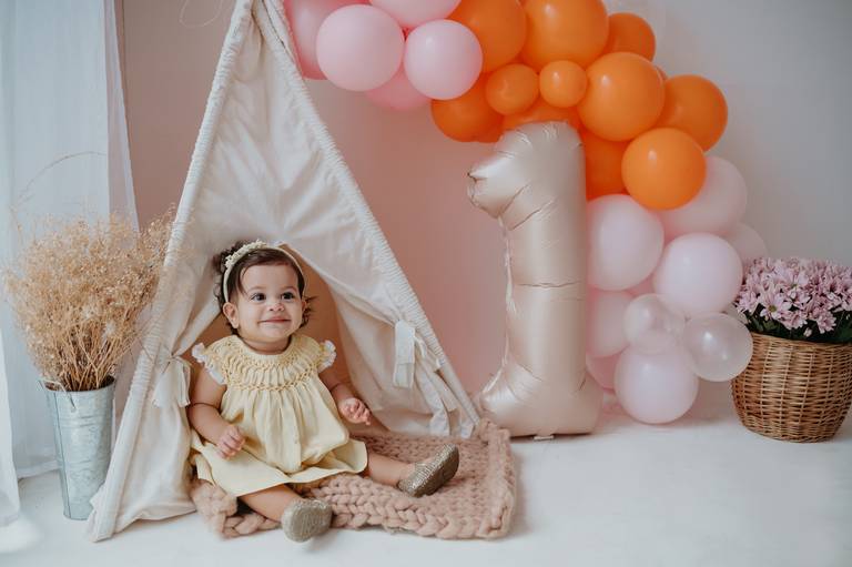 fotografo de bebes em campo grade, smash the cake, boho, smash the cake minimalista, ensaio externo, lago, ensai boho, smash com bolo branco, ensaio familia, ensaio pinterest, bebe camponesa, ensaio com margaridas, bebe com cestinha