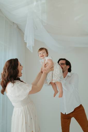 fotografo de bebes em campo grade, smash the cake, boho, smash the cake minimalista, ensaio externo, lago, ensai boho, smash com bolo branco, ensaio familia, ensaio pinterest, bebe camponesa, ensaio com margaridas, bebe com cestinha