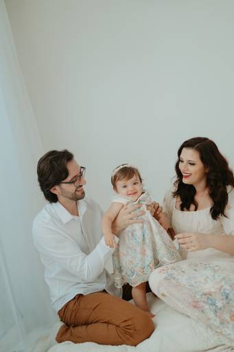 fotografo de bebes em campo grade, smash the cake, boho, smash the cake minimalista, ensaio externo, lago, ensai boho, smash com bolo branco, ensaio familia, ensaio pinterest, bebe camponesa, ensaio com margaridas, bebe com cestinha