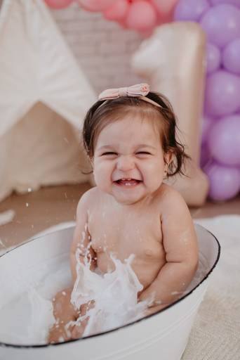 fotografo de bebes em campo grade, smash the cake, boho, smash the cake minimalista, ensaio externo, lago, ensai boho, smash com bolo branco, ensaio familia, ensaio pinterest, bebe camponesa, ensaio com margaridas, bebe com cestinha