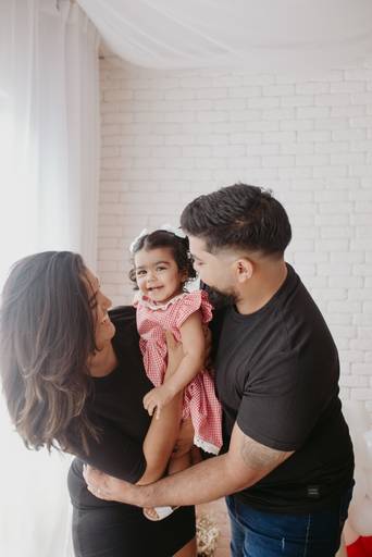 fotografo de bebes em campo grade, smash the cake, boho, smash the cake minimalista, ensaio externo, lago, ensai boho, smash com bolo branco, ensaio familia, ensaio pinterest, bebe camponesa, ensaio com margaridas, bebe com cestinha