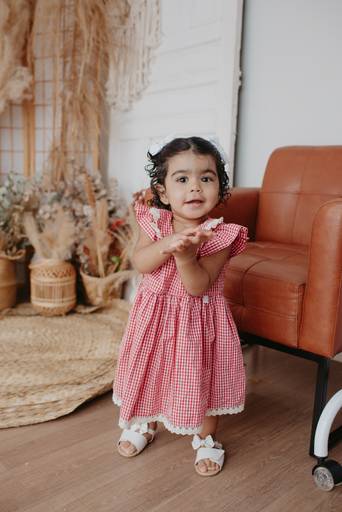fotografo de bebes em campo grade, smash the cake, boho, smash the cake minimalista, ensaio externo, lago, ensai boho, smash com bolo branco, ensaio familia, ensaio pinterest, bebe camponesa, ensaio com margaridas, bebe com cestinha