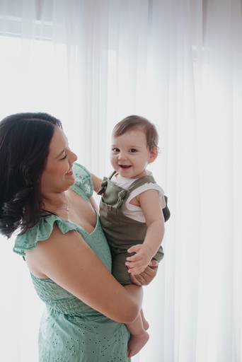 fotografo de bebes em campo grade, smash the cake, boho, smash the cake minimalista, ensaio externo, lago, ensai boho, smash com bolo branco, ensaio familia, ensaio pinterest, bebe camponesa, ensaio com margaridas, bebe com cestinha