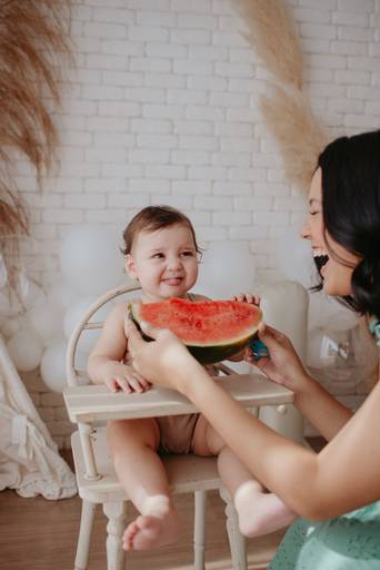 fotografo de bebes em campo grade, smash the cake, boho, smash the cake minimalista, ensaio externo, lago, ensai boho, smash com bolo branco, ensaio familia, ensaio pinterest, bebe camponesa, ensaio com margaridas, bebe com cestinha