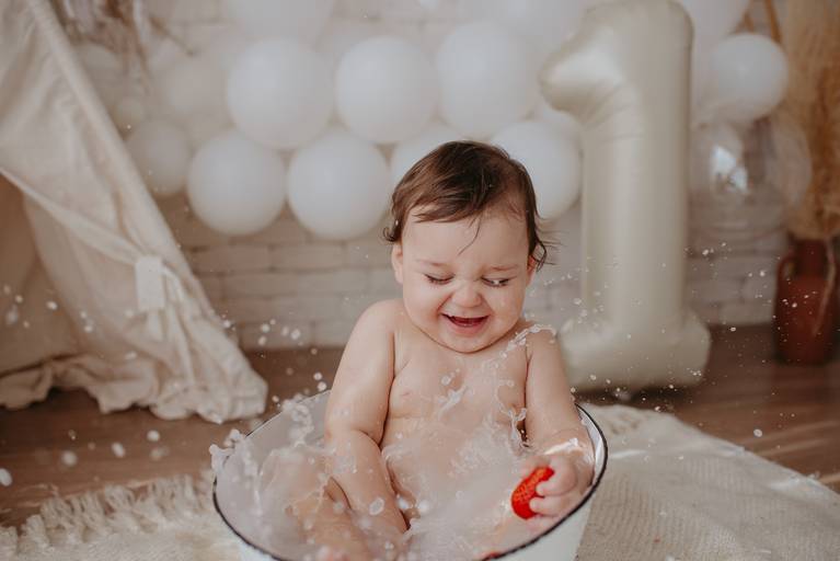 fotografo de bebes em campo grade, smash the cake, boho, smash the cake minimalista, ensaio externo, lago, ensai boho, smash com bolo branco, ensaio familia, ensaio pinterest, bebe camponesa, ensaio com margaridas, bebe com cestinha