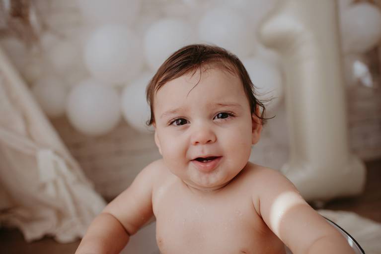 fotografo de bebes em campo grade, smash the cake, boho, smash the cake minimalista, ensaio externo, lago, ensai boho, smash com bolo branco, ensaio familia, ensaio pinterest, bebe camponesa, ensaio com margaridas, bebe com cestinha