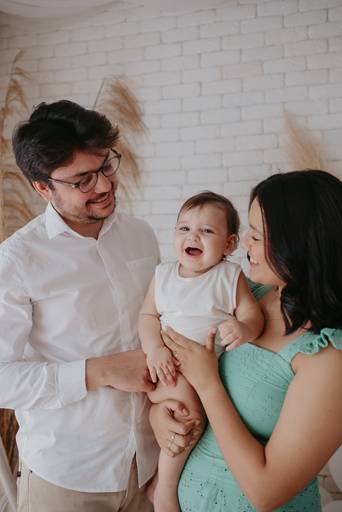 fotografo de bebes em campo grade, smash the cake, boho, smash the cake minimalista, ensaio externo, lago, ensai boho, smash com bolo branco, ensaio familia, ensaio pinterest, bebe camponesa, ensaio com margaridas, bebe com cestinha