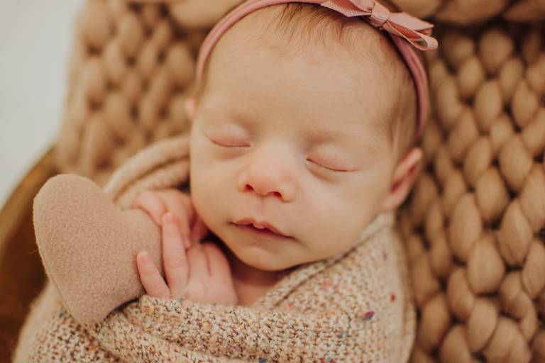  sessao newborn; newborn; campo grande; baby; fotos fran duailibi; mae de menina; pai de menina; newborn girl; mudo rosa; ensaio newborn; fotos de recem nascido campo grande; fotografo em campo grande; fotos de bebe; newborn campo grande