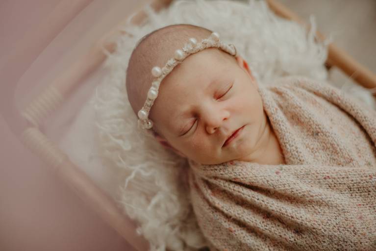  sessao newborn; newborn; campo grande; baby; fotos fran duailibi; mae de menina; pai de menina; newborn girl; mudo rosa; ensaio newborn; fotos de recem nascido campo grande; fotografo em campo grande; fotos de bebe; newborn campo grande