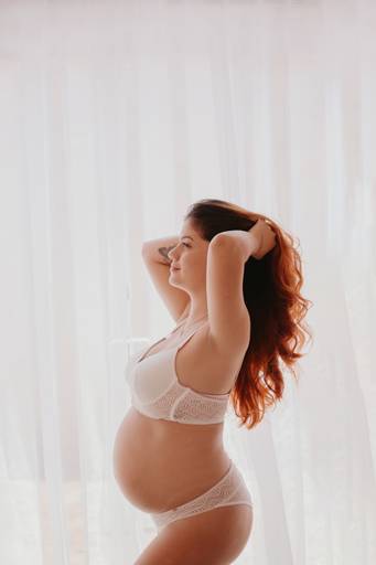 fotos de gestante; gravida no estudio; fotos de gravida no estudio; ensaio de gestante campo grande; campogrande; sessão de gestante no estudio; fotos criativas de gravida; fotografa campo grande; fotos criativas de gestante; gravidas campo grande; ensaio