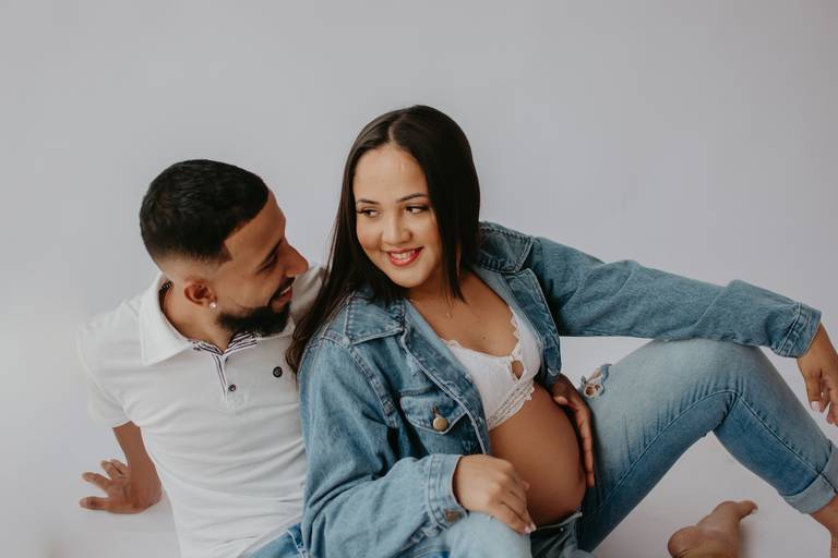 fotos de gestante; gravida no estudio; fotos de gravida no estudio; ensaio de gestante campo grande; campogrande; sessão de gestante no estudio; fotos criativas de gravida; fotografa campo grande; fotos criativas de gestante; gravidas campo grande; ensaio