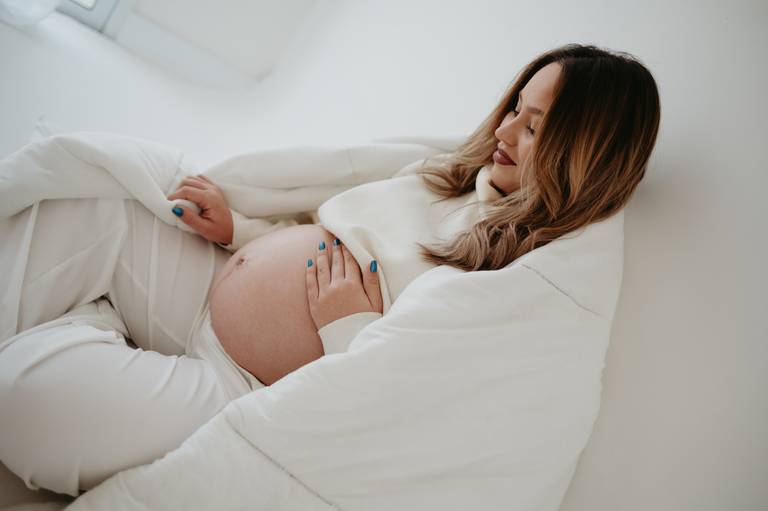 fotos de gestante; gravida no estudio; fotos de gravida no estudio; ensaio de gestante campo grande; campogrande; sessão de gestante no estudio; fotos criativas de gravida; fotografa campo grande; fotos criativas de gestante; gravidas boho