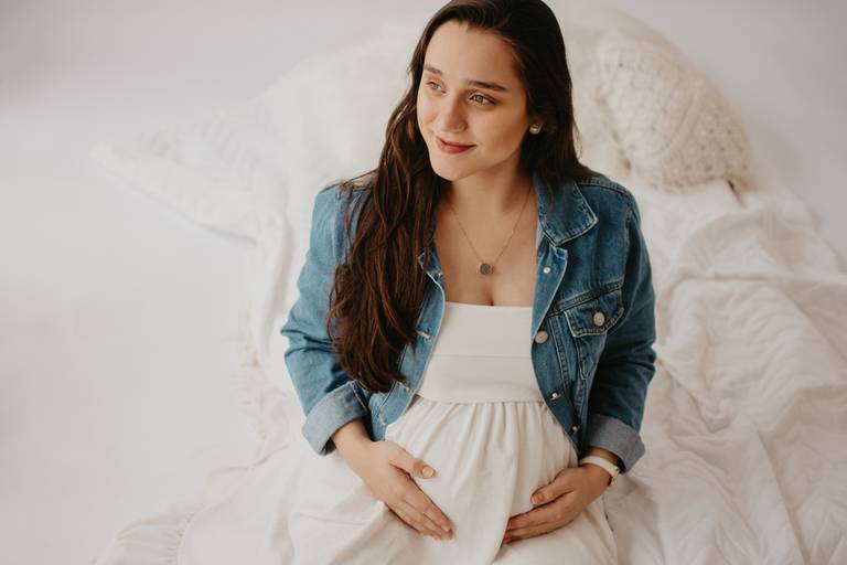 fotos de gestante; gravida no estudio; fotos de gravida no estudio; ensaio de gestante campo grande; campogrande; sessão de gestante no estudio; fotos criativas de gravida; fotografa campo grande; fotos criativas de gestante; gravidas campo grande; ensaio