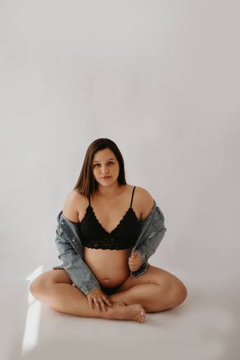 fotos de gestante; gravida no estudio; fotos de gravida no estudio; ensaio de gestante campo grande; campogrande; sessão de gestante no estudio; fotos criativas de gravida; fotografa campo grande; fotos criativas de gestante; gravidas campo grande; ensaio