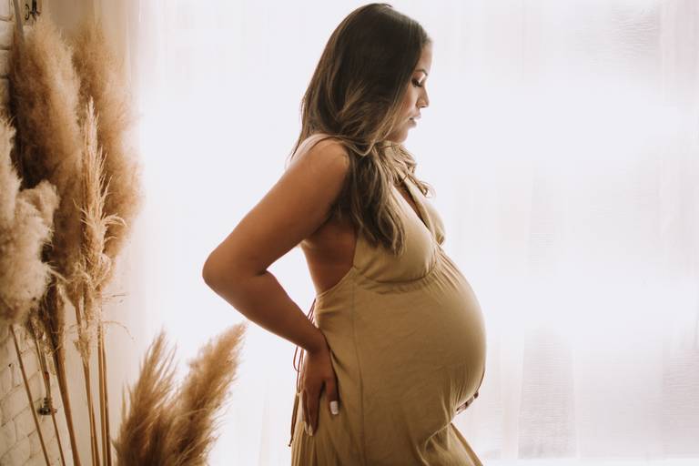 fotos de gestante; gravida no estudio; fotos de gravida no estudio; ensaio de gestante campo grande; campogrande; sessão de gestante no estudio; fotos criativas de gravida; fotografa campo grande; fotos criativas de gestante; gravidas nu; ensaio nua