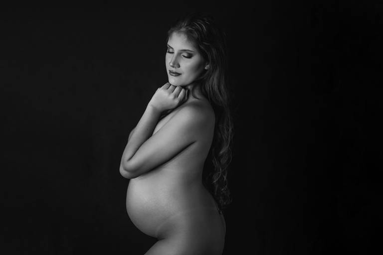 fotos de gestante; gravida no estudio; fotos de gravida no estudio; ensaio de gestante campo grande; campogrande; sessão de gestante no estudio; fotos criativas de gravida; fotografa campo grande; fotos criativas de gestante; gravidas nu; ensaio nua