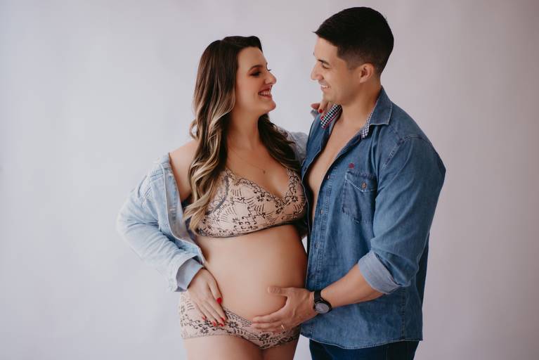 fotos de gestante; gravida no estudio; fotos de gravida no estudio; ensaio de gestante campo grande; campogrande; sessão de gestante no estudio; fotos criativas de gravida; fotografa campo grande; fotos criativas de gestante; gravidas campo grande; ensaio