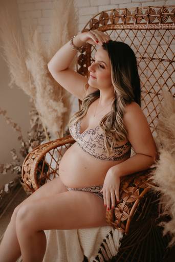 fotos de gestante; gravida no estudio; fotos de gravida no estudio; ensaio de gestante campo grande; campogrande; sessão de gestante no estudio; fotos criativas de gravida; fotografa campo grande; fotos criativas de gestante; gravidas campo grande; ensaio