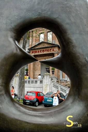 Pinacoteca: Um passeio pelo centro histórico nos leva a esse espaço cultural que reúne belas exposições e um acervo valioso.