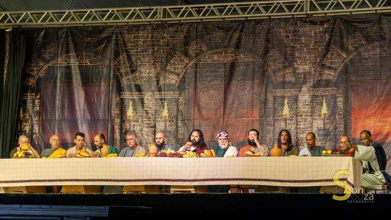 Direção Geral de Alexandro Giovani e Direção Artísca de Mário Persico