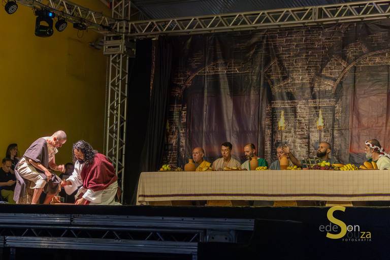 Direção Geral de Alexandro Giovani e Direção Artísca de Mário Persico