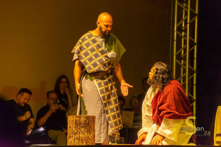 Direção Geral de Alexandro Giovani e Direção Artísca de Mário Persico