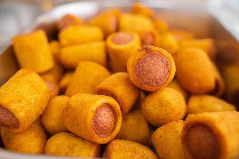 Enroladinho de Salsicha 
