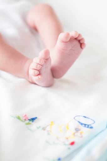 recém-nascido pezinhos