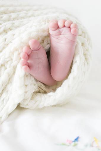 foto recém-nascido pezinhos