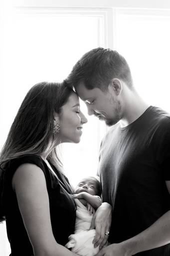 ensaio recém-nascido e pais