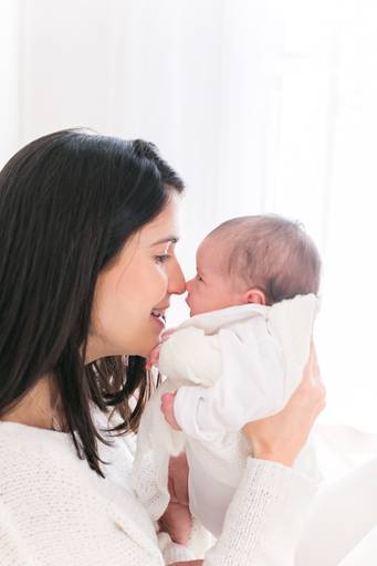 mamãe e recém-nascido