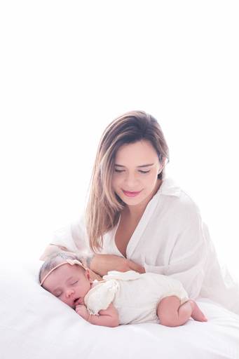 ensaio recém-nascido minimalista