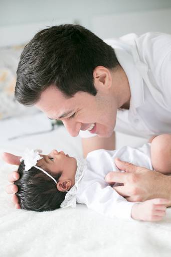 ensaio recém-nascido e pai