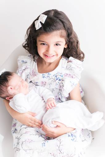 ensaio recem nascido com irmã 